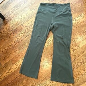 Green lululemon High-Waisted Pants 14